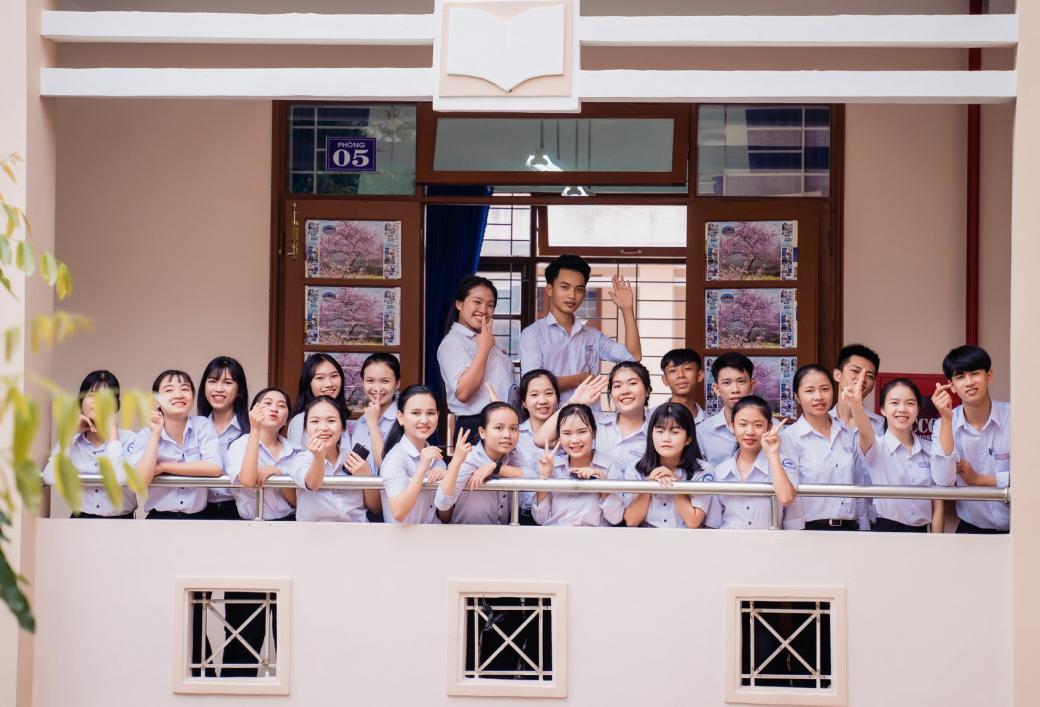 Không bột màu, không concept, bộ ảnh kỷ yếu chân thật khiến ai cũng rớt nước mắt nghẹn ngào Không bột màu, không concept, bộ ảnh kỷ yếu chân thật khiến ai cũng rớt nước mắt nghẹn ngào