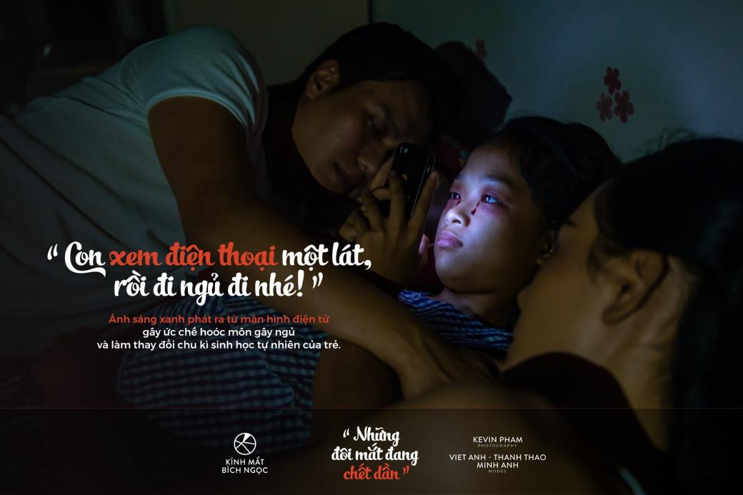 'Những Đôi Mắt Đang Chết Dần': Bộ ảnh vạch trần cách dạy con sai trái của cha mẹ thời công nghệ 'Những Đôi Mắt Đang Chết Dần': Bộ ảnh vạch trần cách dạy con sai trái của cha mẹ thời công nghệ