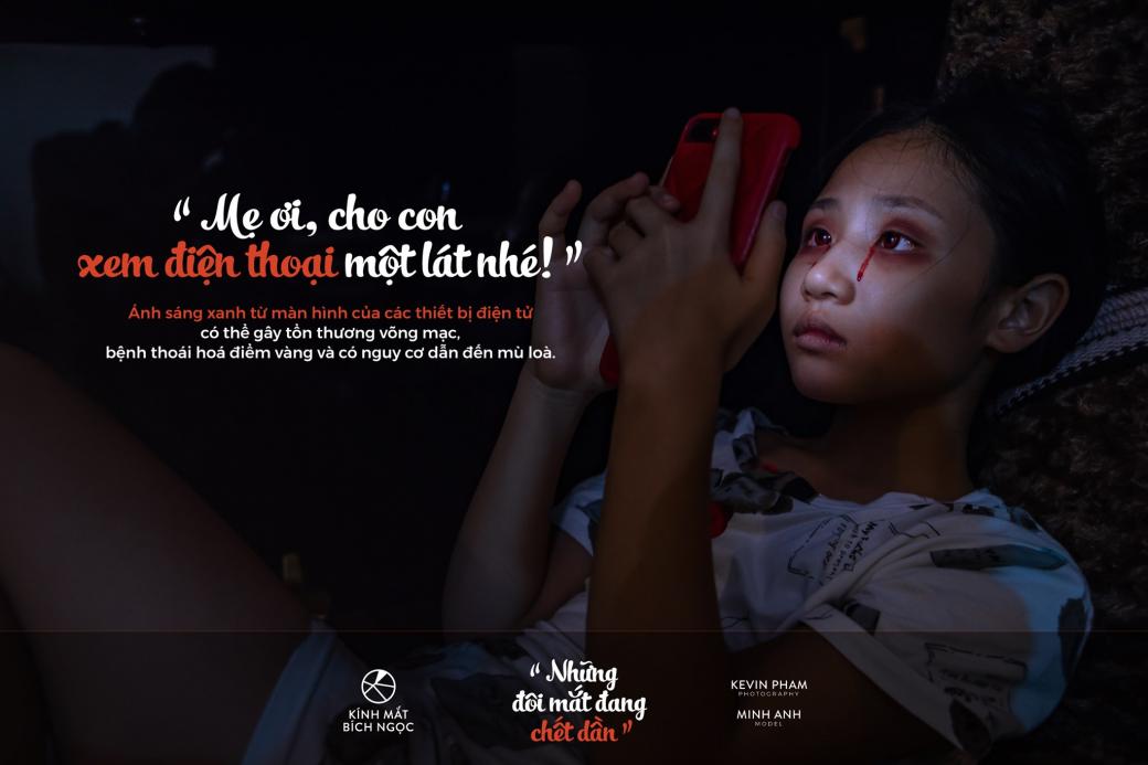 'Những Đôi Mắt Đang Chết Dần': Bộ ảnh vạch trần cách dạy con sai trái của cha mẹ thời công nghệ 'Những Đôi Mắt Đang Chết Dần': Bộ ảnh vạch trần cách dạy con sai trái của cha mẹ thời công nghệ