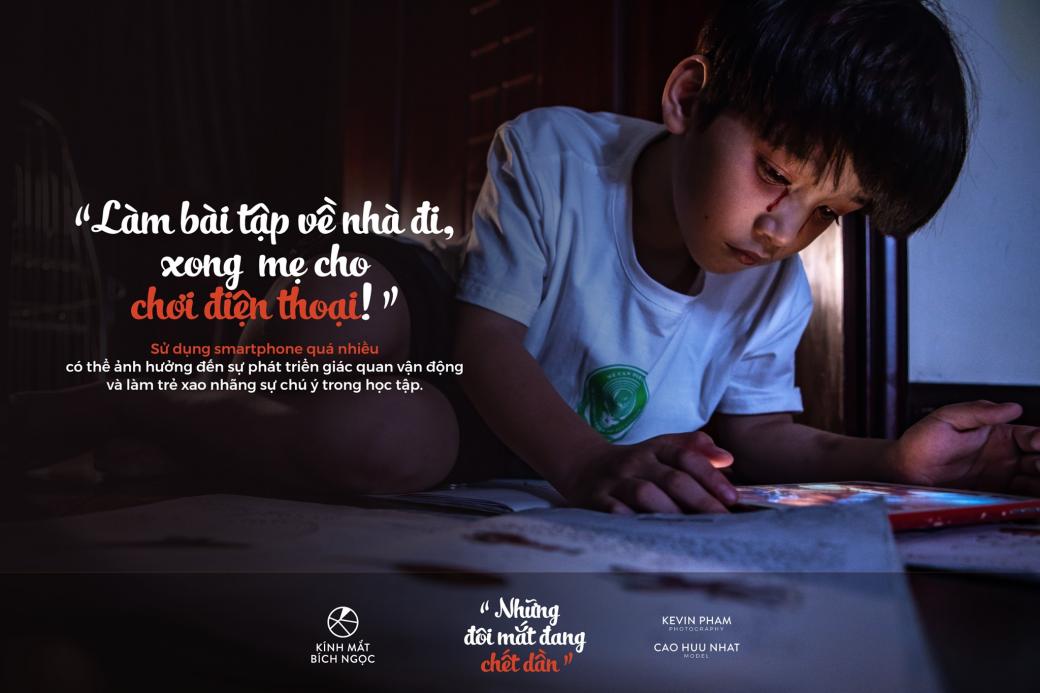 'Những Đôi Mắt Đang Chết Dần': Bộ ảnh vạch trần cách dạy con sai trái của cha mẹ thời công nghệ 'Những Đôi Mắt Đang Chết Dần': Bộ ảnh vạch trần cách dạy con sai trái của cha mẹ thời công nghệ