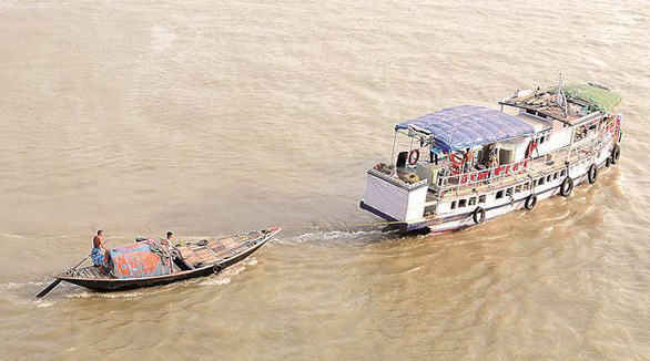 Ảo thuật gia Ấn Độ bỏ mạng dưới sông Hằng vì thất bại trong màn trình diễn thoát khỏi xiềng xích Ảo thuật gia Ấn Độ bỏ mạng dưới sông Hằng vì thất bại trong màn trình diễn thoát khỏi xiềng xích