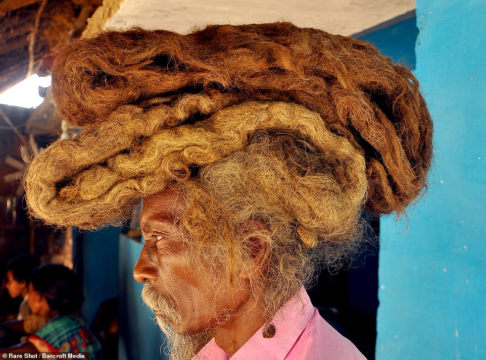 Nổi da gà với bộ tóc dreadlock không gội trong suốt 40 năm của ông già Ấn Độ Nổi da gà với bộ tóc dreadlock không gội trong suốt 40 năm của ông già Ấn Độ