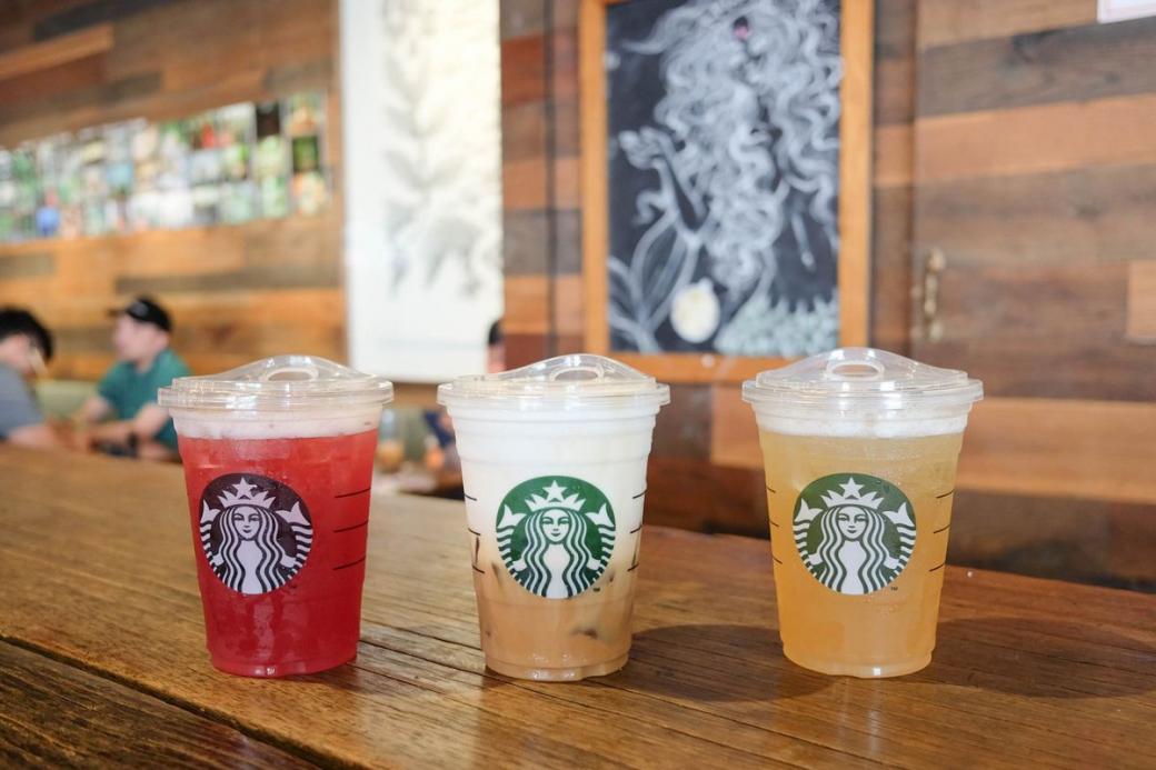 Tranh cãi: Đã bỏ nhiều tiền uống Starbucks sao còn phải tự dọn ly? Tranh cãi: Đã bỏ nhiều tiền uống Starbucks sao còn phải tự dọn ly?