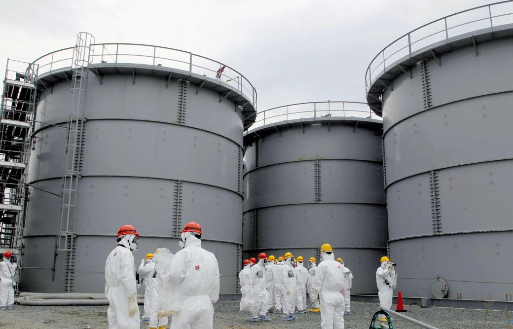 Nhật Bản có thể phải đổ nước thải phóng xạ từ nhà máy điện hạt nhân Fukushima vào Thái Bình Dương Nhật Bản có thể phải đổ nước thải phóng xạ từ nhà máy điện hạt nhân Fukushima vào Thái Bình Dương