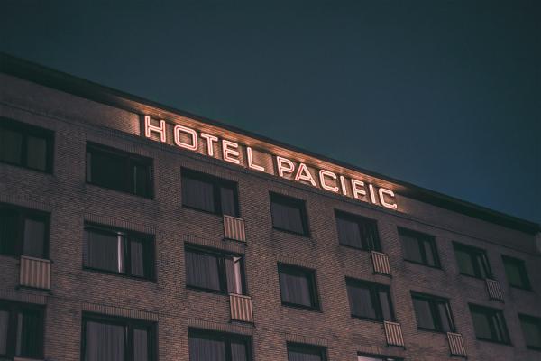 Đường phố Hamburg (Đức) về đêm đẹp như trong phim Đường phố Hamburg (Đức) về đêm đẹp như trong phim
