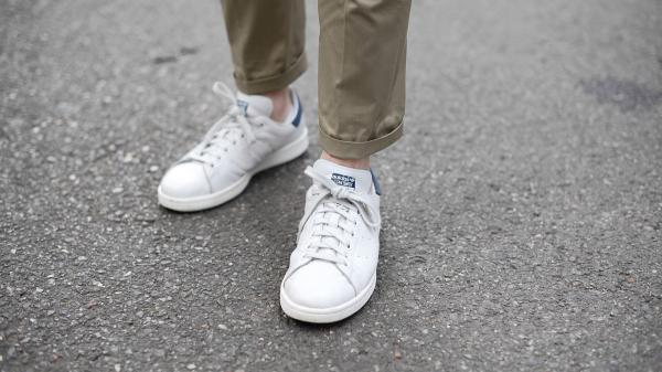 9 cách giúp sneaker trắng luôn... trắng 9 cách giúp sneaker trắng luôn... trắng