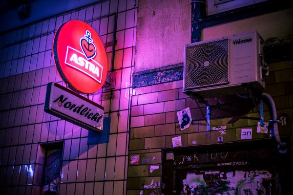 Đường phố Hamburg (Đức) về đêm đẹp như trong phim Đường phố Hamburg (Đức) về đêm đẹp như trong phim