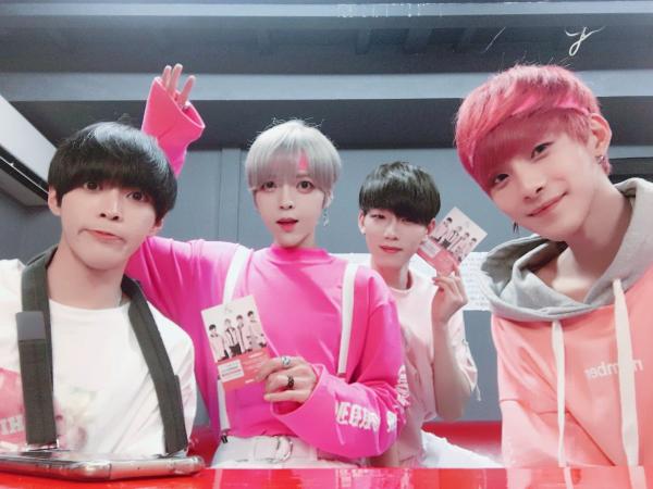Nhóm nhạc K-Pop có ngoại hình 'quái dị' khiến thiên hạ sững sờ Nhóm nhạc K-Pop có ngoại hình 'quái dị' khiến thiên hạ sững sờ