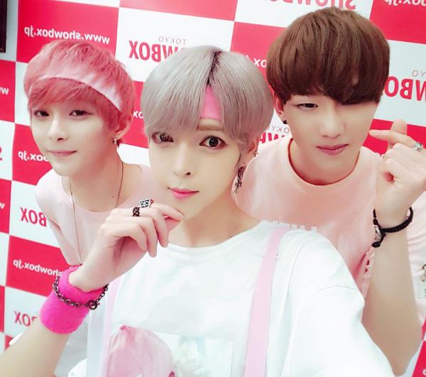 Nhóm nhạc K-Pop có ngoại hình 'quái dị' khiến thiên hạ sững sờ Nhóm nhạc K-Pop có ngoại hình 'quái dị' khiến thiên hạ sững sờ