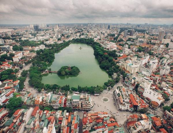 Việt Nam nhìn từ trên cao, thật đẹp mà cũng thật buồn... Việt Nam nhìn từ trên cao, thật đẹp mà cũng thật buồn...
