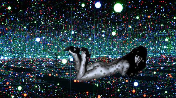 Yayoi Kusama - Một người điên rất 'tỉnh', nữ hoàng của những chấm bi Yayoi Kusama - Một người điên rất 'tỉnh', nữ hoàng của những chấm bi