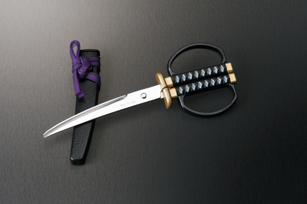 Những thanh Katana siêu ngầu chỉ để... cắt giấy Những thanh Katana siêu ngầu chỉ để... cắt giấy