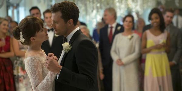 Bạn có để ý những điểm khác biệt này giữa phim và truyện 'Fifty Shades Freed'? Bạn có để ý những điểm khác biệt này giữa phim và truyện 'Fifty Shades Freed'?