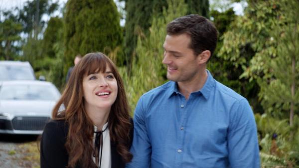 Bạn có để ý những điểm khác biệt này giữa phim và truyện 'Fifty Shades Freed'? Bạn có để ý những điểm khác biệt này giữa phim và truyện 'Fifty Shades Freed'?