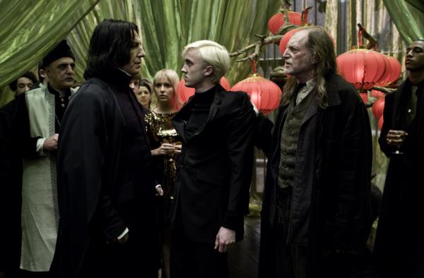 Dàn diễn viên 'Harry Potter' bồi hồi kể lại chuyện hậu trường sau 17 năm Dàn diễn viên 'Harry Potter' bồi hồi kể lại chuyện hậu trường sau 17 năm