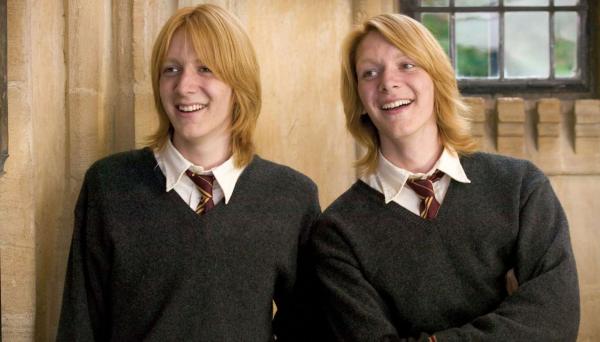 Dàn diễn viên 'Harry Potter' bồi hồi kể lại chuyện hậu trường sau 17 năm Dàn diễn viên 'Harry Potter' bồi hồi kể lại chuyện hậu trường sau 17 năm