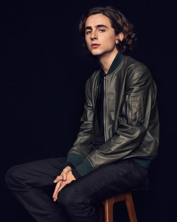 Timothée Chalamet - 'Chàng thơ' thay đổi hình mẫu lý tưởng của phái đẹp về đàn ông Timothée Chalamet - 'Chàng thơ' thay đổi hình mẫu lý tưởng của phái đẹp về đàn ông