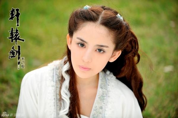 Thu nhập chênh lệch 'một trời một vực' của 'Tứ đại mỹ nhân' Tân Cương trong showbiz Hoa ngữ Thu nhập chênh lệch 'một trời một vực' của 'Tứ đại mỹ nhân' Tân Cương trong showbiz Hoa ngữ