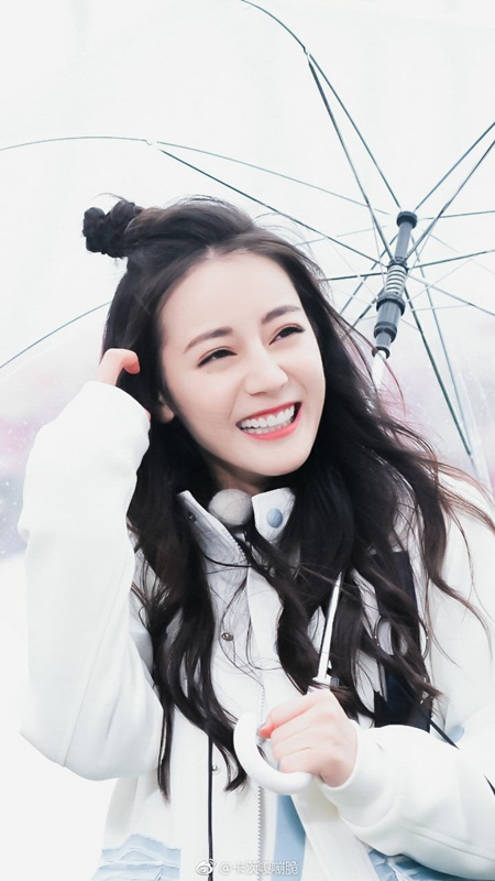 Thu nhập chênh lệch 'một trời một vực' của 'Tứ đại mỹ nhân' Tân Cương trong showbiz Hoa ngữ Thu nhập chênh lệch 'một trời một vực' của 'Tứ đại mỹ nhân' Tân Cương trong showbiz Hoa ngữ