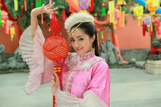 Thu nhập chênh lệch 'một trời một vực' của 'Tứ đại mỹ nhân' Tân Cương trong showbiz Hoa ngữ Thu nhập chênh lệch 'một trời một vực' của 'Tứ đại mỹ nhân' Tân Cương trong showbiz Hoa ngữ