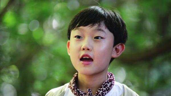 Ngoài TT Moon Jae In, đây là người Hàn Quốc thứ 2 nhận được nụ cười tươi rói từ Kim Jong Un Ngoài TT Moon Jae In, đây là người Hàn Quốc thứ 2 nhận được nụ cười tươi rói từ Kim Jong Un