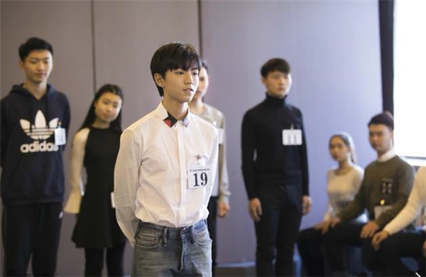 Vương Tuấn Khải: 18 tuổi đã là 'Tiểu Thiên Vương', sở hữu tài sản nghìn tỷ Vương Tuấn Khải: 18 tuổi đã là 'Tiểu Thiên Vương', sở hữu tài sản nghìn tỷ