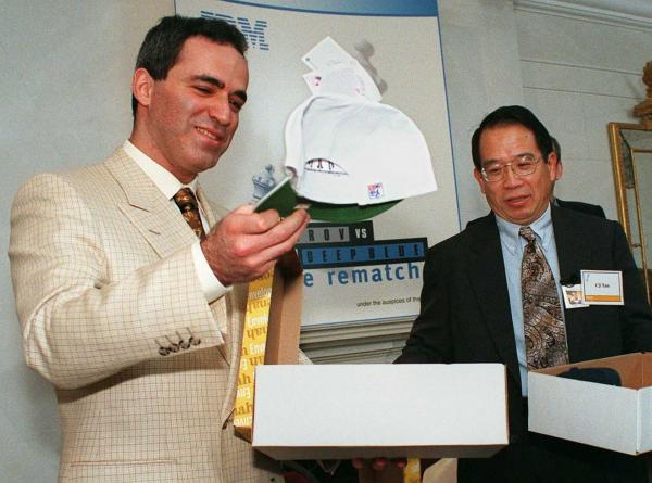 Ngày 11/5/1997: Siêu máy tính xuất sắc đánh bại đại kiện tướng cờ vua của thế giới Ngày 11/5/1997: Siêu máy tính xuất sắc đánh bại đại kiện tướng cờ vua của thế giới