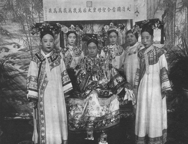 Từ thời xưa, tiếng Anh đã là 'chuyện nhỏ' với nữ quan của Từ Hi Thái Hậu Từ thời xưa, tiếng Anh đã là 'chuyện nhỏ' với nữ quan của Từ Hi Thái Hậu