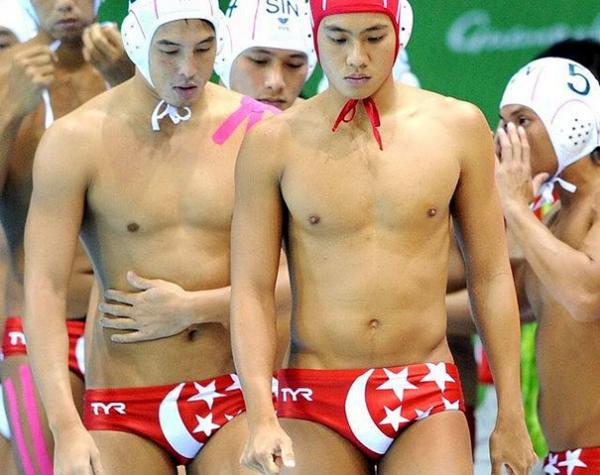 Những bộ cánh thảm hoạ sẽ bị 'cảnh sát thời trang' viết phiếu phạt ngay lập tức Những bộ cánh thảm hoạ sẽ bị 'cảnh sát thời trang' viết phiếu phạt ngay lập tức