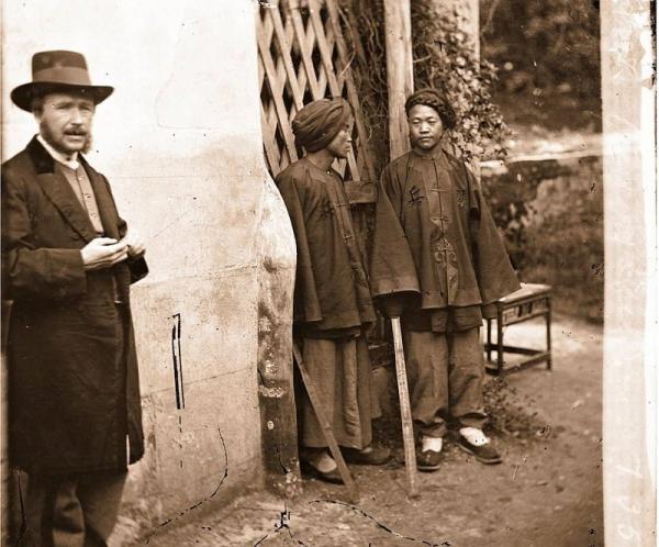 Vẻ đẹp lịch sử Châu Á 150 năm trước dưới ống kính của nhiếp ảnh gia phương Tây Vẻ đẹp lịch sử Châu Á 150 năm trước dưới ống kính của nhiếp ảnh gia phương Tây