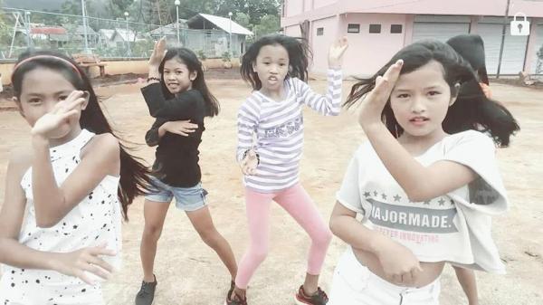 Nhóm nhảy 'siêu nhí' Philippines bất ngờ trở thành hiện tượng ở Việt Nam Nhóm nhảy 'siêu nhí' Philippines bất ngờ trở thành hiện tượng ở Việt Nam