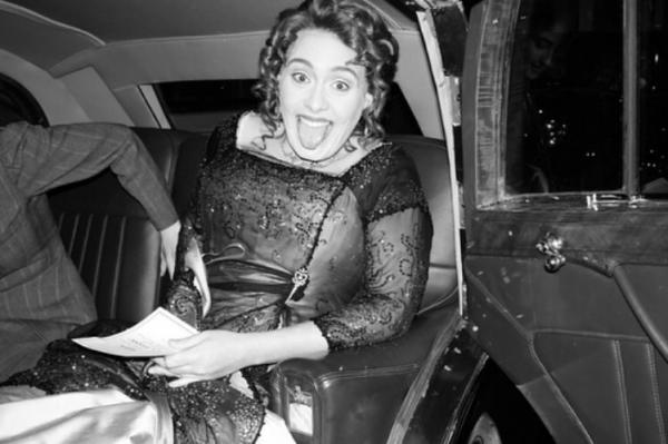 Mừng sinh nhật tuổi 30, Adele 'lầy lội' hóa thân thành nàng Rose trong Titanic Mừng sinh nhật tuổi 30, Adele 'lầy lội' hóa thân thành nàng Rose trong Titanic