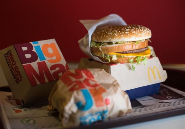 Hoà bình đã đến rất gần khi Kim Jong-Un mời chào McDonald's đến Triều Tiên Hoà bình đã đến rất gần khi Kim Jong-Un mời chào McDonald's đến Triều Tiên