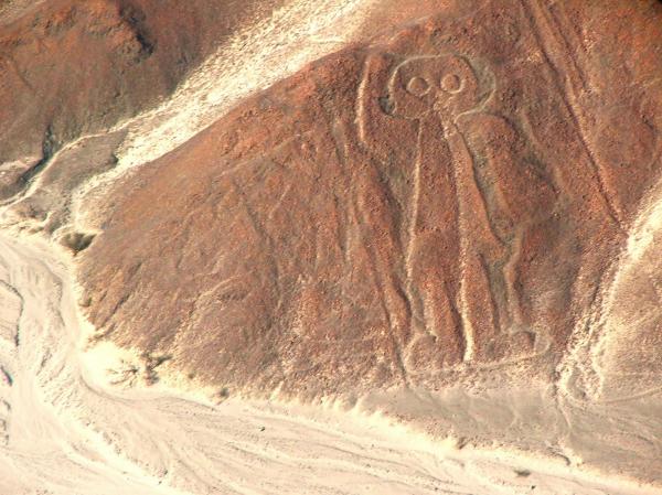 Đi tìm câu trả lời về những hình vẽ bí ẩn trên cao nguyên Nazca miền nam Peru Đi tìm câu trả lời về những hình vẽ bí ẩn trên cao nguyên Nazca miền nam Peru