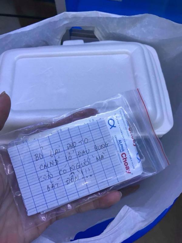 'Chết cười' anh chàng nấu đồ ăn cho bạn gái còn gửi kèm photo chứng minh thư 'làm tin' 'Chết cười' anh chàng nấu đồ ăn cho bạn gái còn gửi kèm photo chứng minh thư 'làm tin'