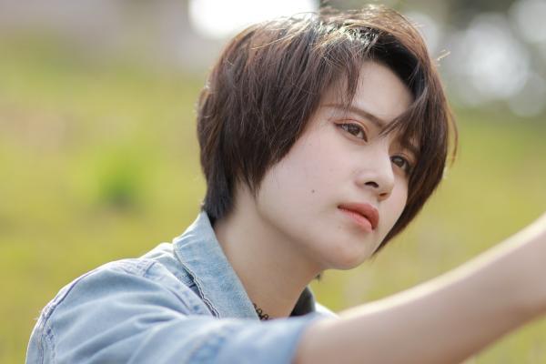Đây là cô nàng tomboy giúp hội chị em nhận ra mình không 'thẳng' 100% như vẫn tưởng Đây là cô nàng tomboy giúp hội chị em nhận ra mình không 'thẳng' 100% như vẫn tưởng
