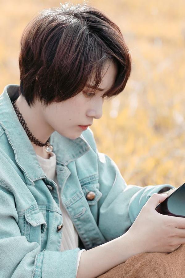 Đây là cô nàng tomboy giúp hội chị em nhận ra mình không 'thẳng' 100% như vẫn tưởng Đây là cô nàng tomboy giúp hội chị em nhận ra mình không 'thẳng' 100% như vẫn tưởng