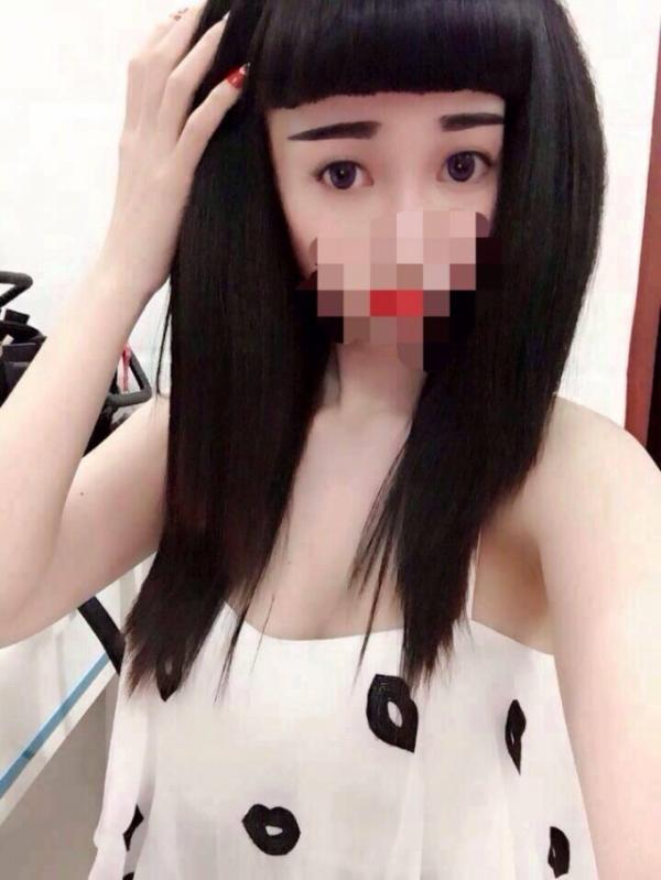 Lệ Rơi trở lại với bộ ảnh siêu 'deep' nhưng công chúng chỉ quan tâm đến đôi lông mày 'khêu ốc' Lệ Rơi trở lại với bộ ảnh siêu 'deep' nhưng công chúng chỉ quan tâm đến đôi lông mày 'khêu ốc'