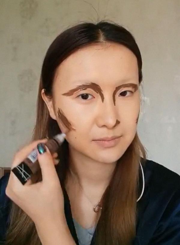 Nhận lời thách thức từ cộng đồng mạng, nữ blogger tự tin hoá thân thành Mona Lisa Nhận lời thách thức từ cộng đồng mạng, nữ blogger tự tin hoá thân thành Mona Lisa
