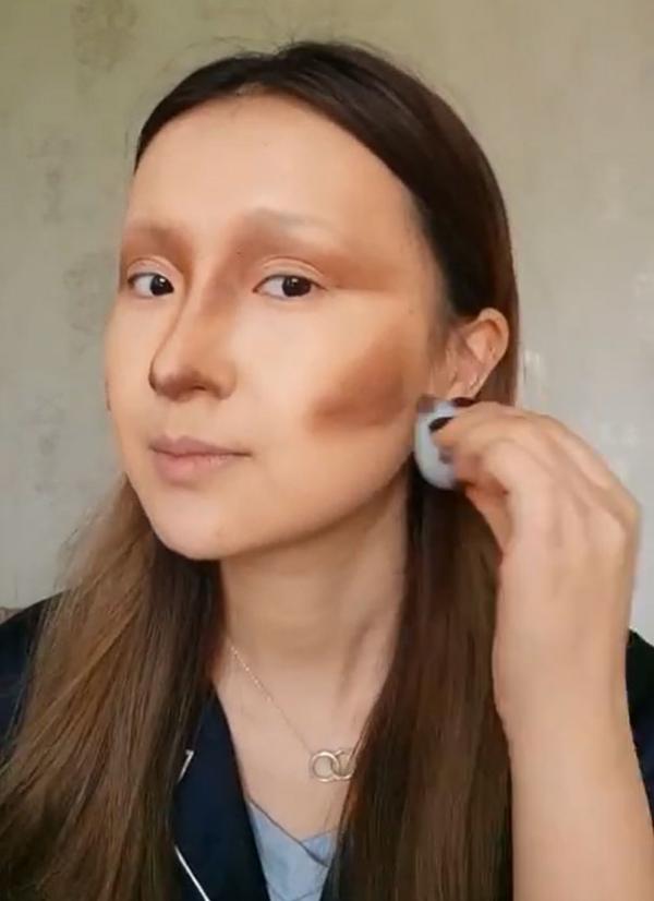 Nhận lời thách thức từ cộng đồng mạng, nữ blogger tự tin hoá thân thành Mona Lisa Nhận lời thách thức từ cộng đồng mạng, nữ blogger tự tin hoá thân thành Mona Lisa