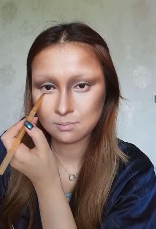 Nhận lời thách thức từ cộng đồng mạng, nữ blogger tự tin hoá thân thành Mona Lisa Nhận lời thách thức từ cộng đồng mạng, nữ blogger tự tin hoá thân thành Mona Lisa