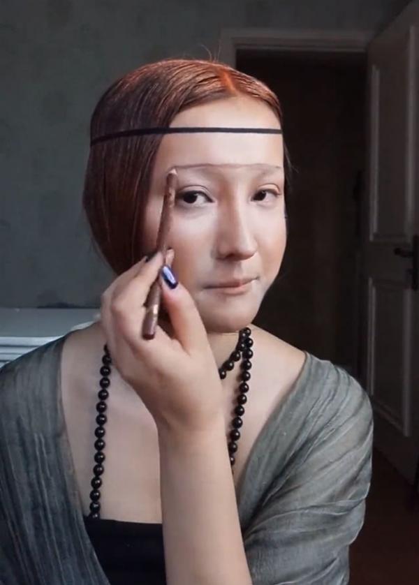 Nhận lời thách thức từ cộng đồng mạng, nữ blogger tự tin hoá thân thành Mona Lisa Nhận lời thách thức từ cộng đồng mạng, nữ blogger tự tin hoá thân thành Mona Lisa