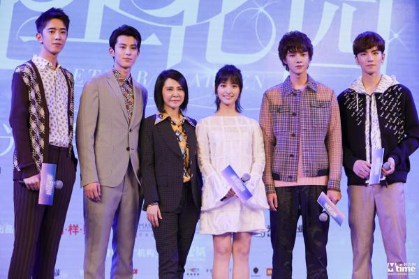 Rò rỉ tin 'Nữ thần thanh xuân' Thẩm Nguyệt hẹn hò bạn diễn đẹp trai trong 'Vườn Sao Băng' Rò rỉ tin 'Nữ thần thanh xuân' Thẩm Nguyệt hẹn hò bạn diễn đẹp trai trong 'Vườn Sao Băng'
