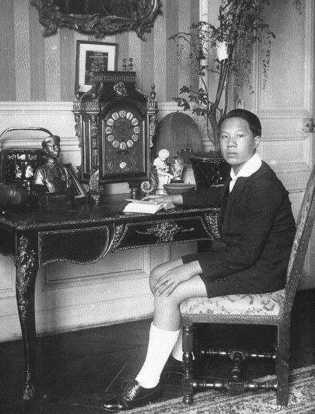 Ngược dòng thời gian ngắm nhan sắc và khí chất của hoàng tộc Việt Nam xưa Ngược dòng thời gian ngắm nhan sắc và khí chất của hoàng tộc Việt Nam xưa