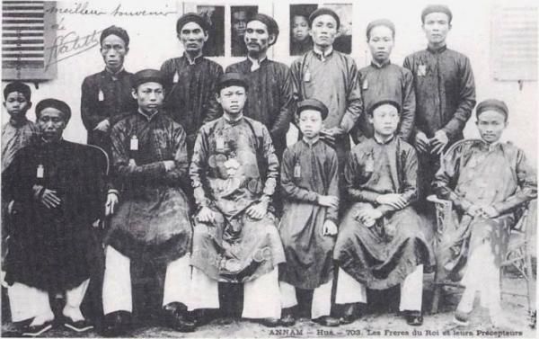 Ngược dòng thời gian ngắm nhan sắc và khí chất của hoàng tộc Việt Nam xưa Ngược dòng thời gian ngắm nhan sắc và khí chất của hoàng tộc Việt Nam xưa