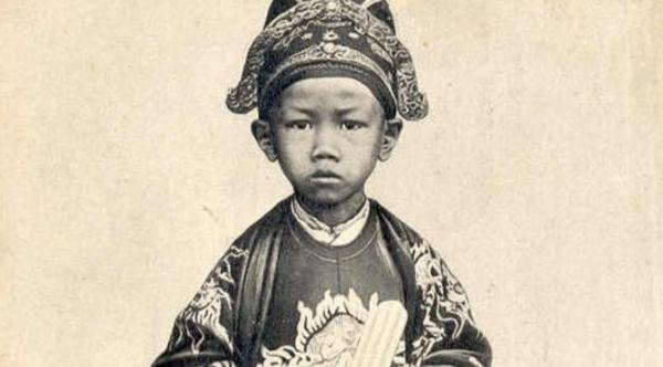 Ngược dòng thời gian ngắm nhan sắc và khí chất của hoàng tộc Việt Nam xưa Ngược dòng thời gian ngắm nhan sắc và khí chất của hoàng tộc Việt Nam xưa