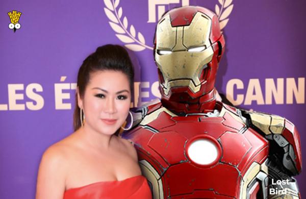 Người đẹp Việt hân hoan vì được chụp hình với siêu sao 'Iron Man', ai ngờ là... 'hàng super fake' Người đẹp Việt hân hoan vì được chụp hình với siêu sao 'Iron Man', ai ngờ là... 'hàng super fake'