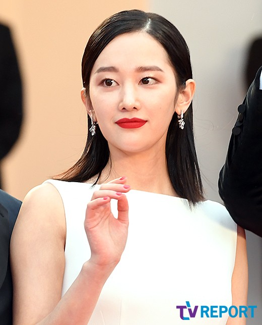 Jun Jong Seo - 'Nàng thơ' chớm nổi trong siêu phẩm 'Burning' đã dính scandal thái độ đầu tiên Jun Jong Seo - 'Nàng thơ' chớm nổi trong siêu phẩm 'Burning' đã dính scandal thái độ đầu tiên
