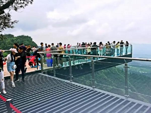 Công viên giải trí Trung Quốc - nơi thử thách ‘lòng dũng cảm’ của bạn Công viên giải trí Trung Quốc - nơi thử thách ‘lòng dũng cảm’ của bạn