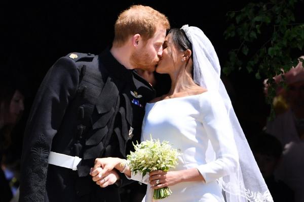Hơn 20 năm sau khi qua đời, bóng dáng cố công nương Diana vẫn thấp thoáng trong lễ cưới Hoàng gia Hơn 20 năm sau khi qua đời, bóng dáng cố công nương Diana vẫn thấp thoáng trong lễ cưới Hoàng gia